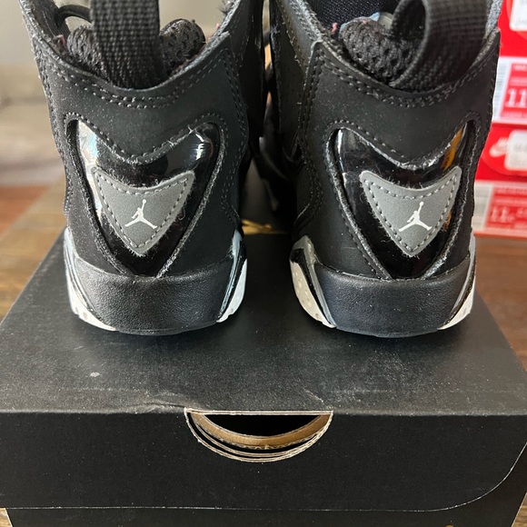 Jordan True Flights size 11c almost new - Picture 3 of 5